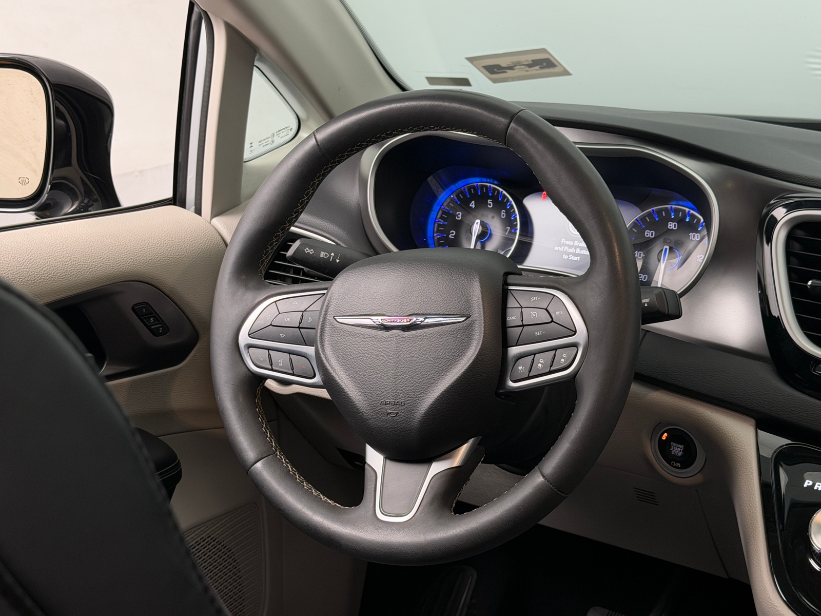 Thumbnail: 2024 Chrysler Pacifica - 4