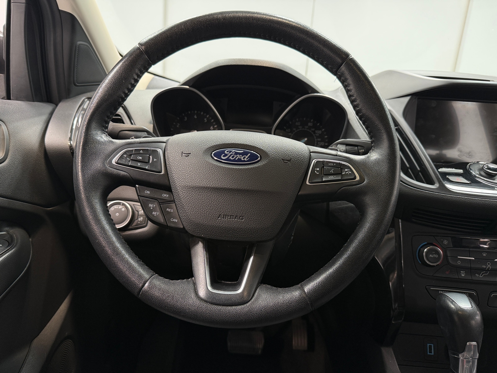 Thumbnail: 2017 Ford Escape - 4