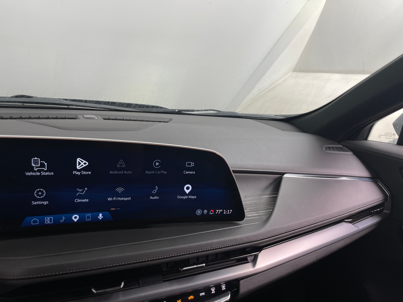 Thumbnail: 2025 Cadillac XT4 - 3