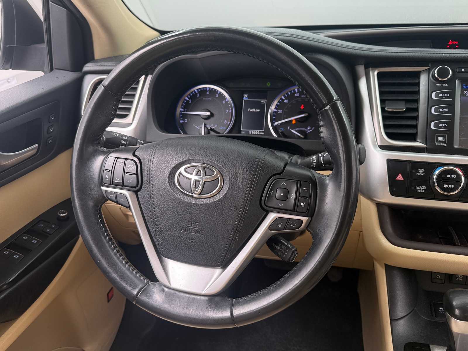 Thumbnail: 2019 Toyota Highlander - 4