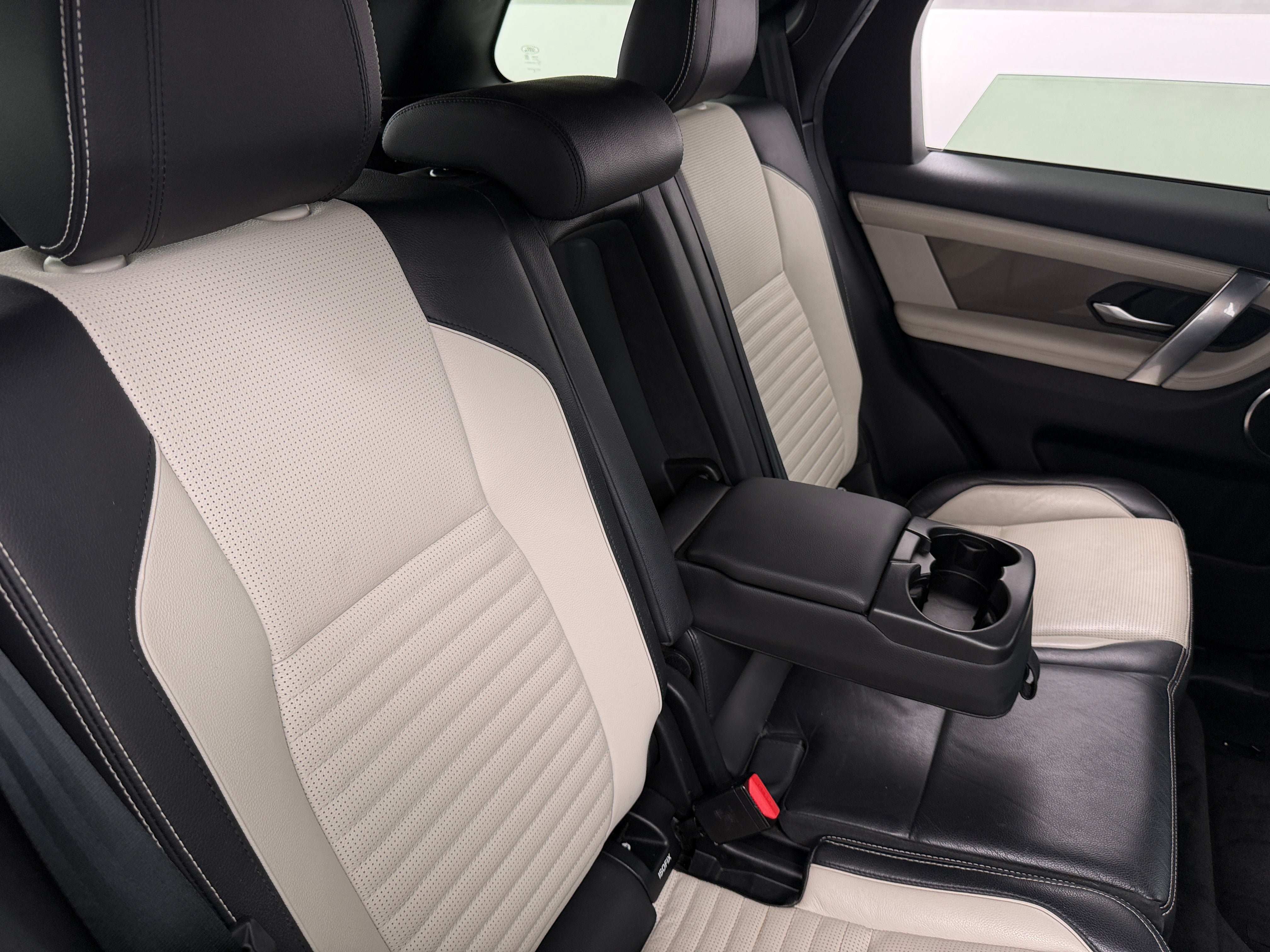 2020 Land Rover Discovery Sport SE - Photo 4