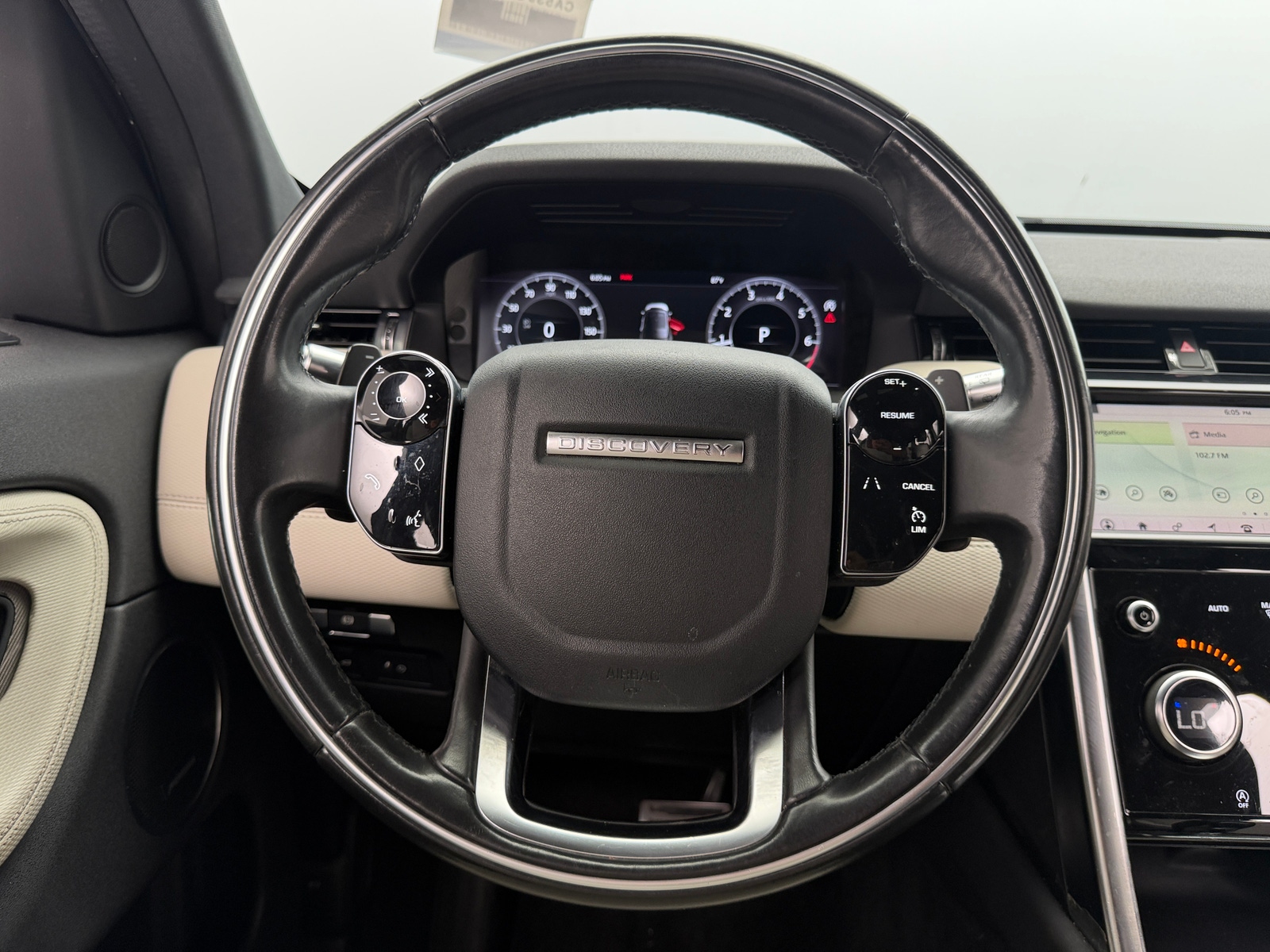 Thumbnail: 2020 Land Rover Discovery Sport - 4