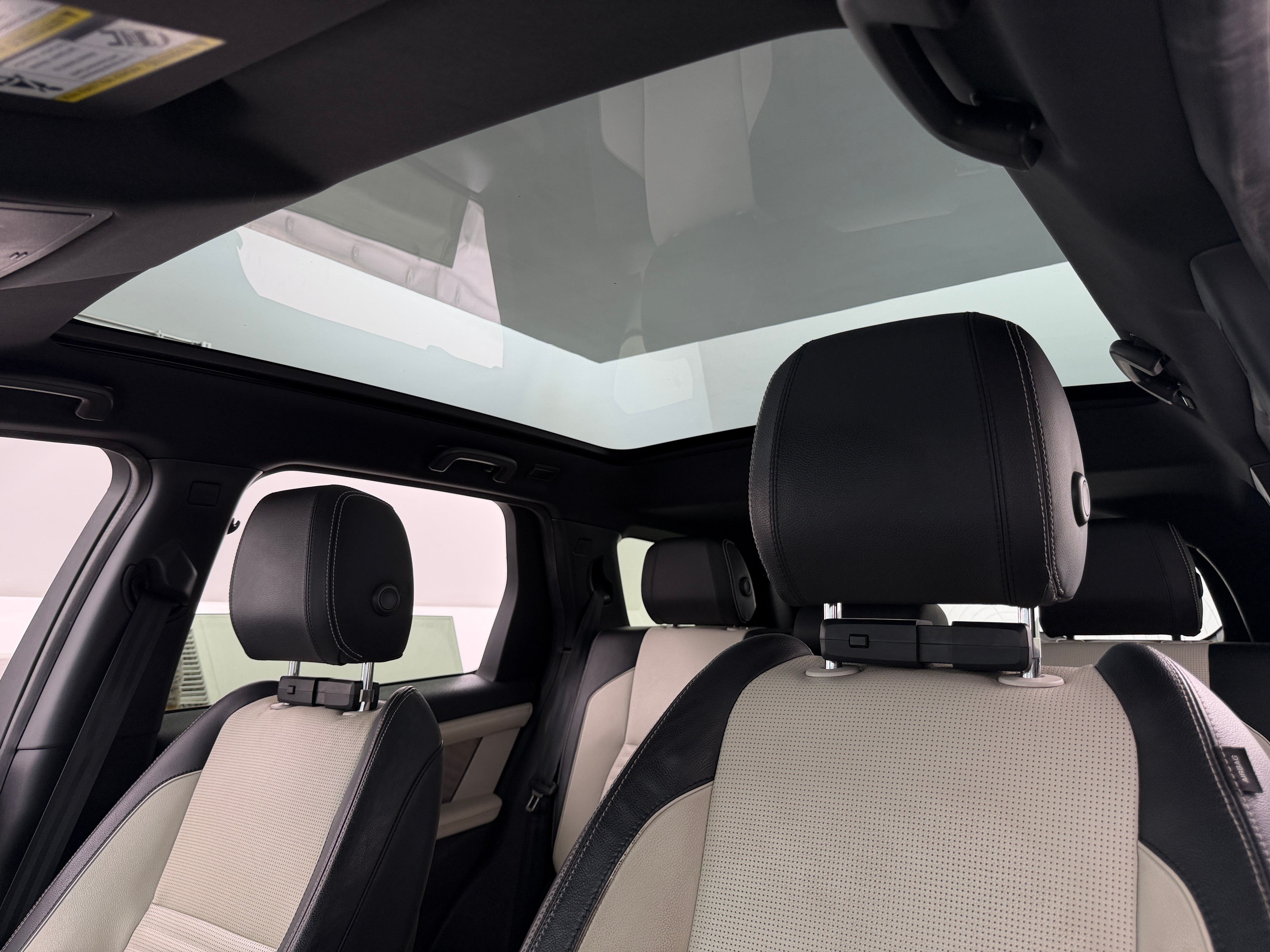 2020 Land Rover Discovery Sport SE - Photo 17