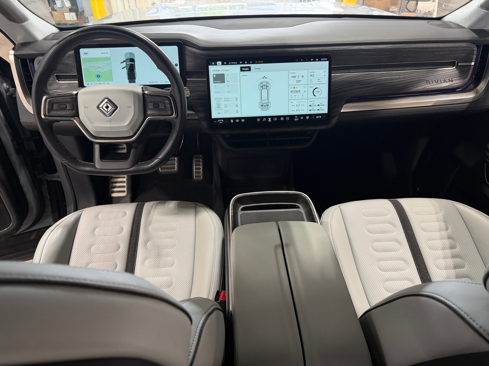 Thumbnail: 2022 Rivian R1T - 2