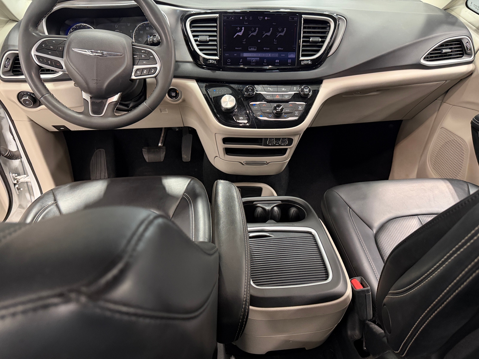 Thumbnail: 2024 Chrysler Pacifica - 2