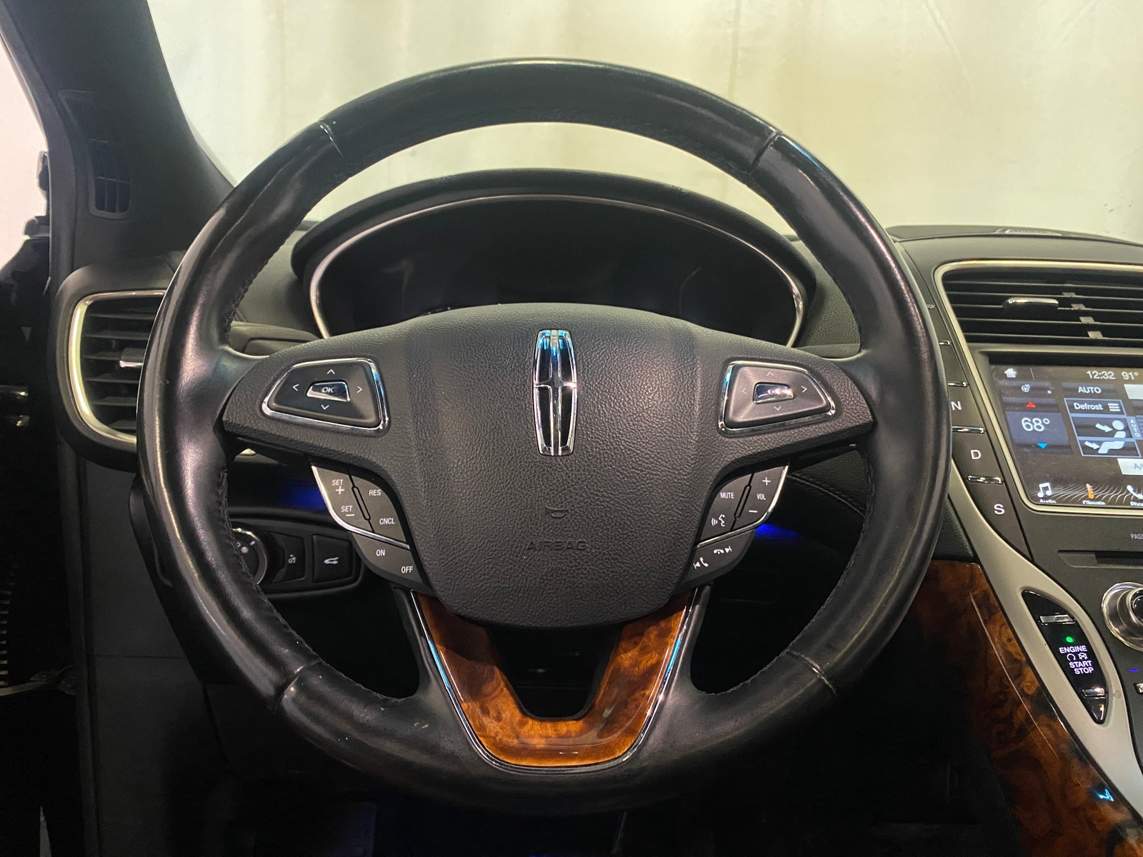 Thumbnail: 2016 Lincoln MKX - 4