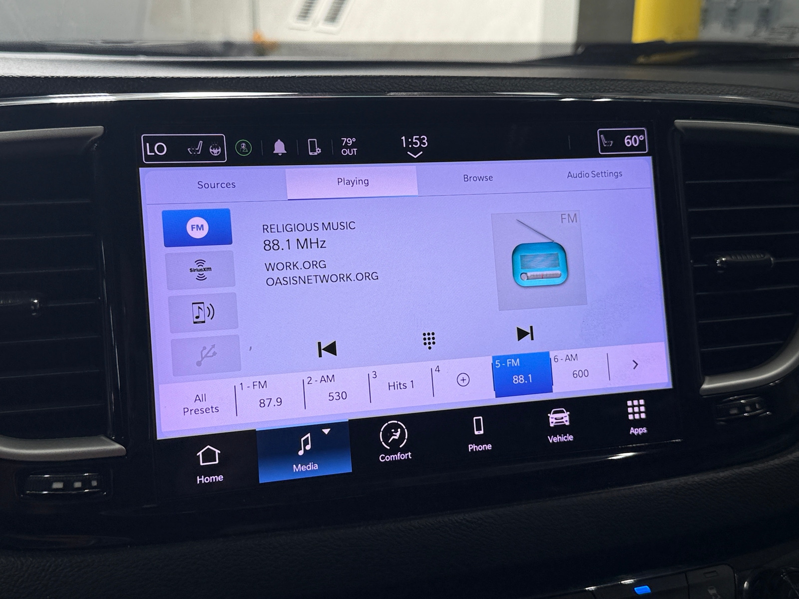 Thumbnail: 2022 Chrysler Pacifica - 3