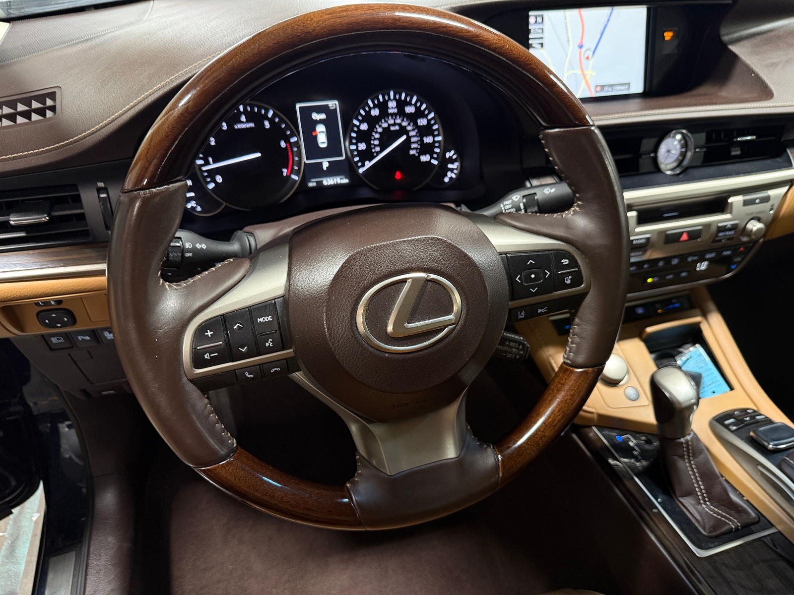 Thumbnail: 2017 Lexus ES - 4