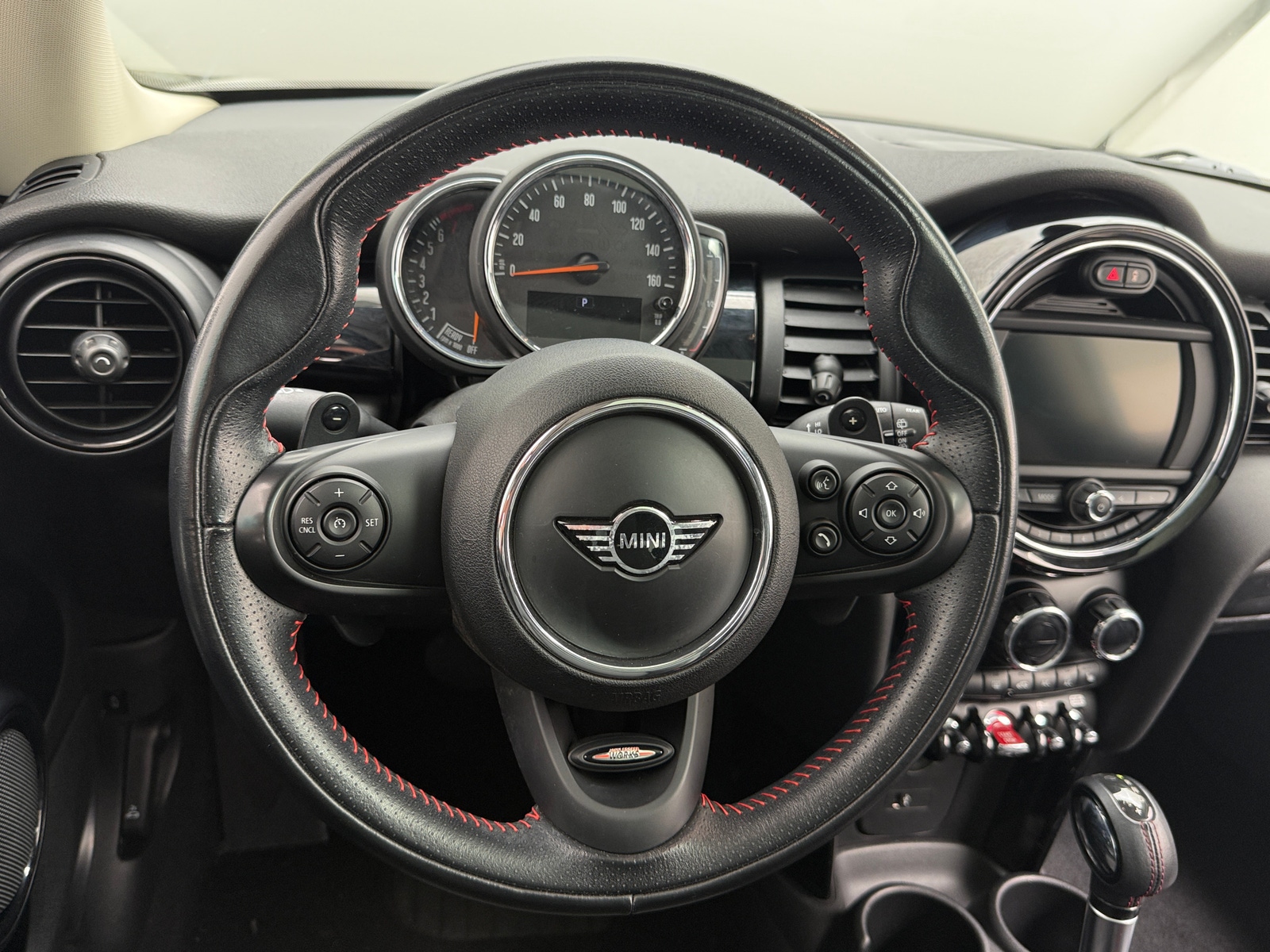 Thumbnail: 2019 MINI Cooper Hardtop - 4