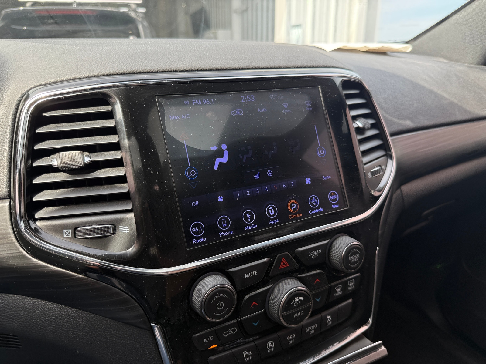Thumbnail: 2019 Jeep Grand Cherokee - 3