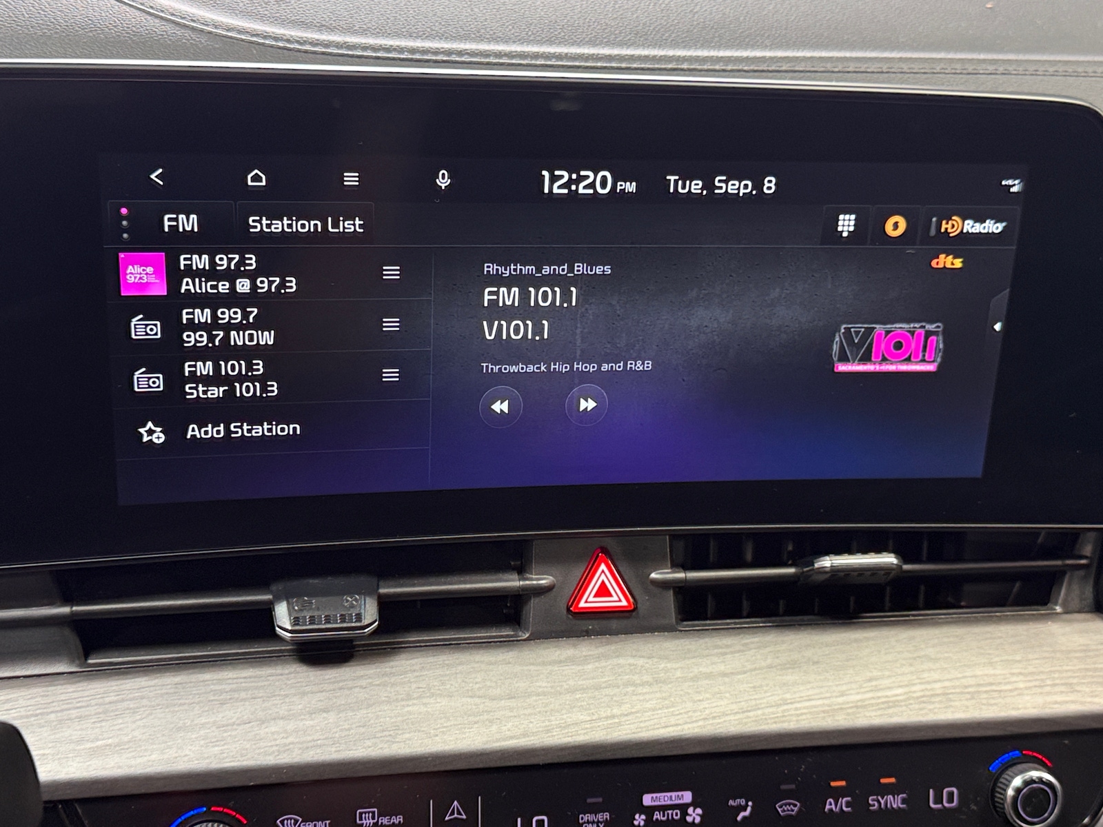 Thumbnail: 2023 Kia Sportage - 3