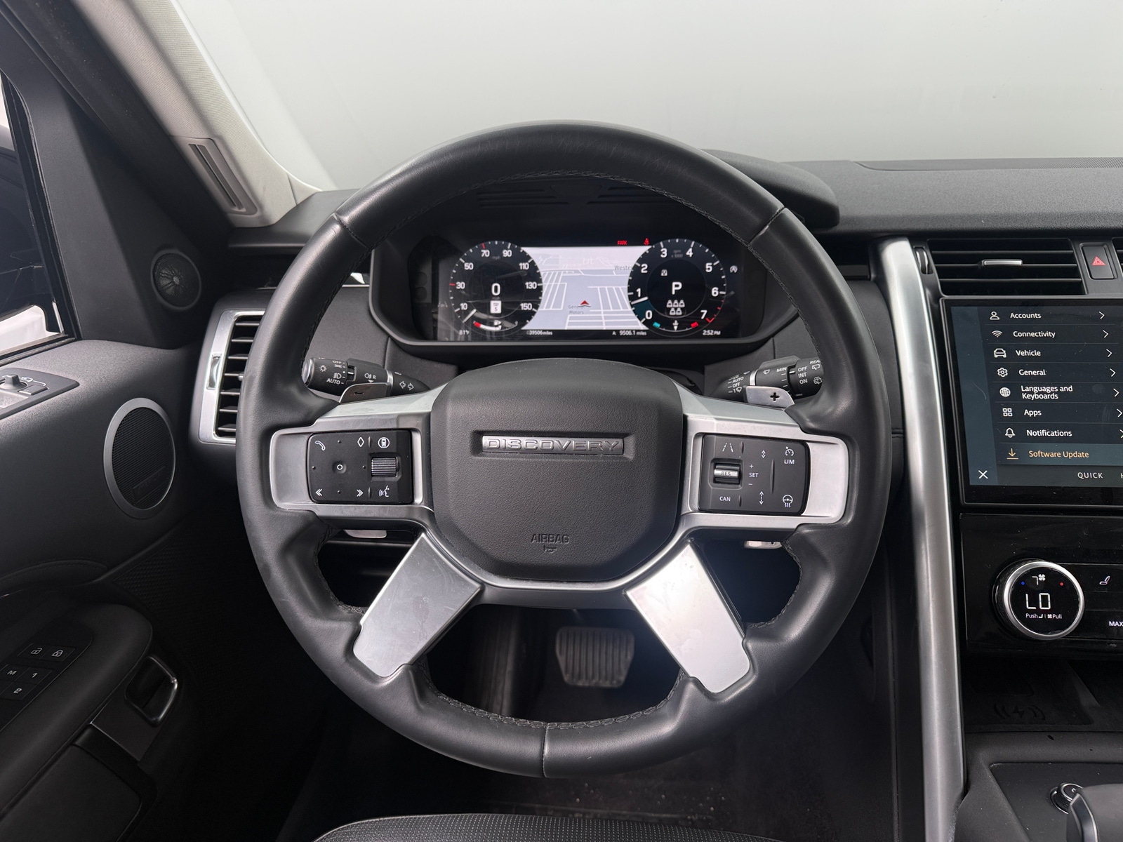 Thumbnail: 2024 Land Rover Discovery - 5