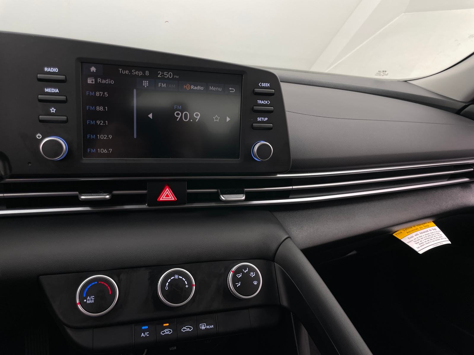 Thumbnail: 2025 Hyundai Elantra - 4