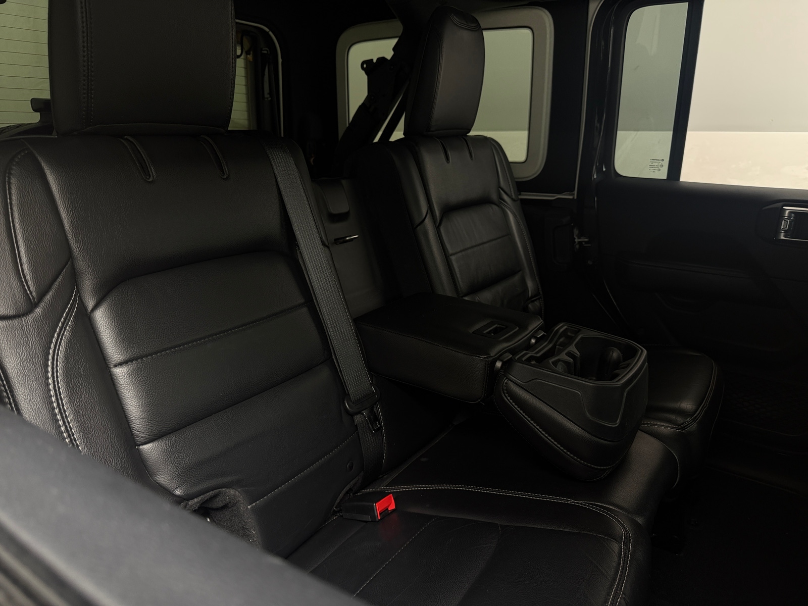 Thumbnail: 2019 Jeep Wrangler - 5