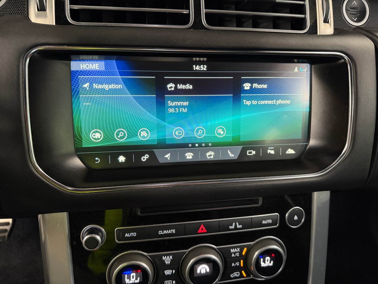 Thumbnail: 2017 Land Rover Range Rover - 3