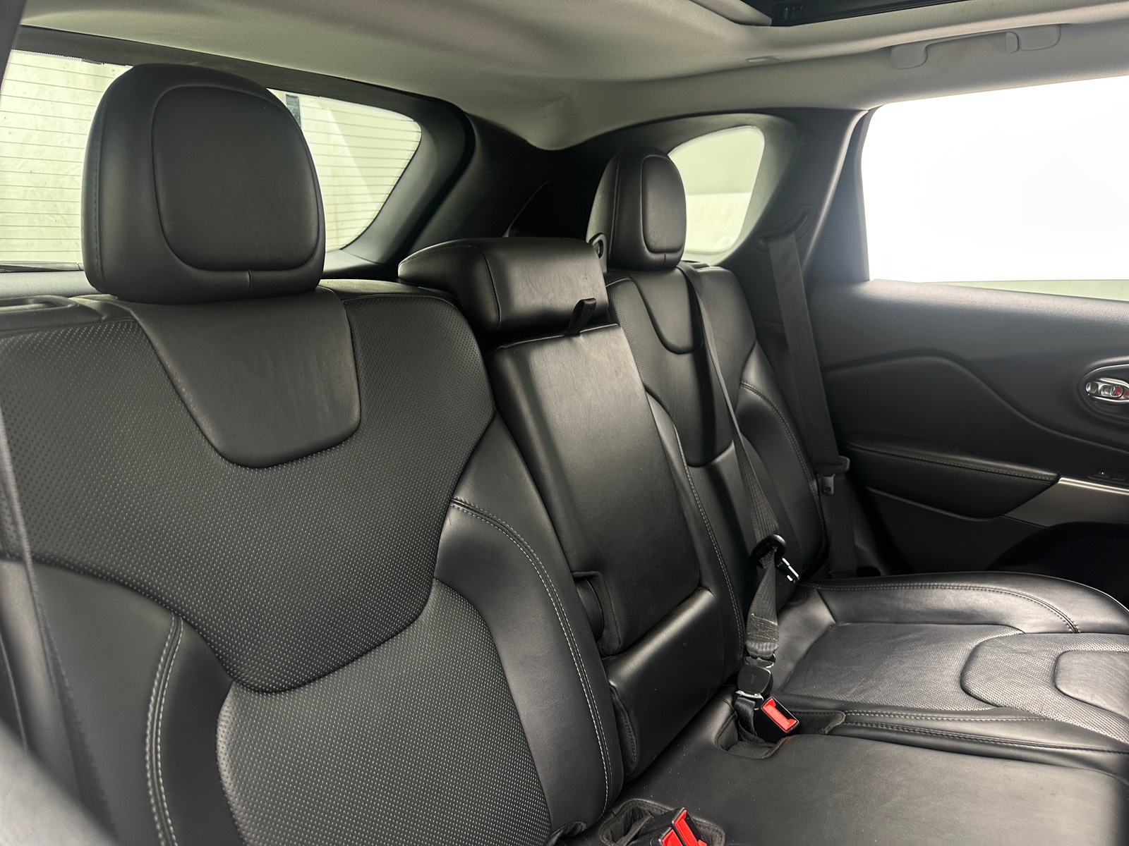 Thumbnail: 2020 Jeep Cherokee - 5