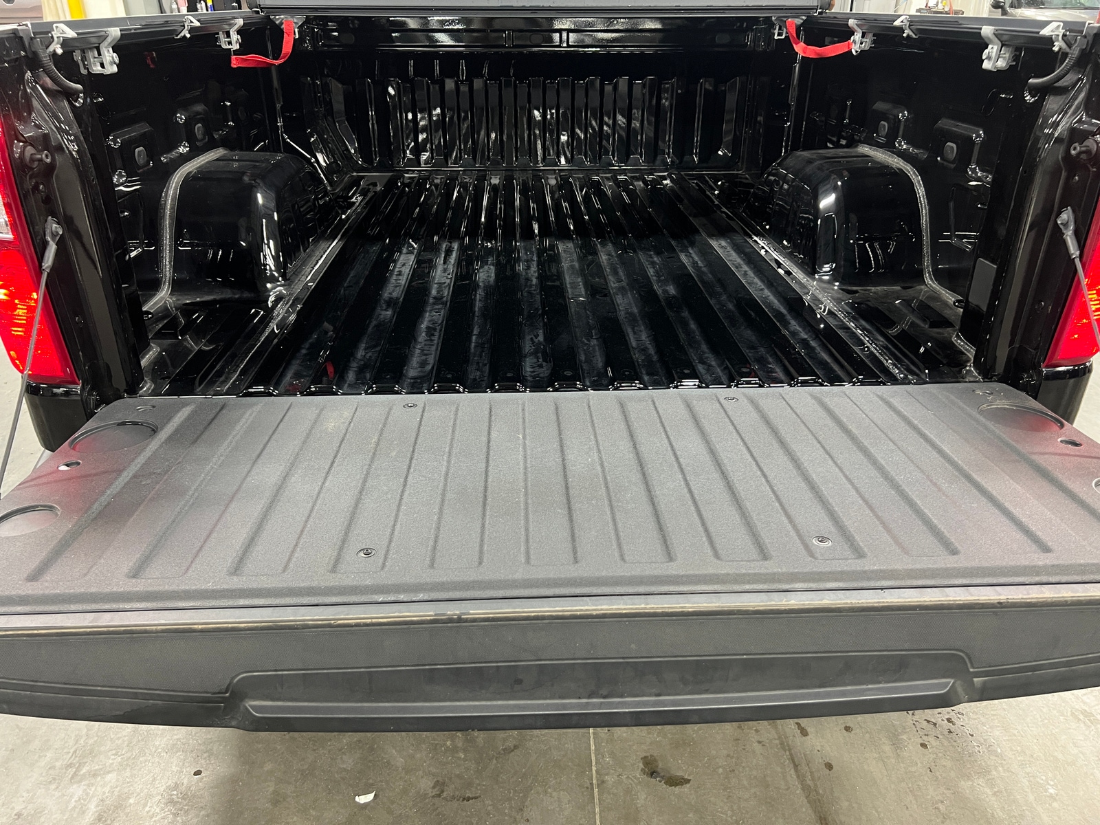 Thumbnail: 2025 Chevrolet Silverado 1500 - 5