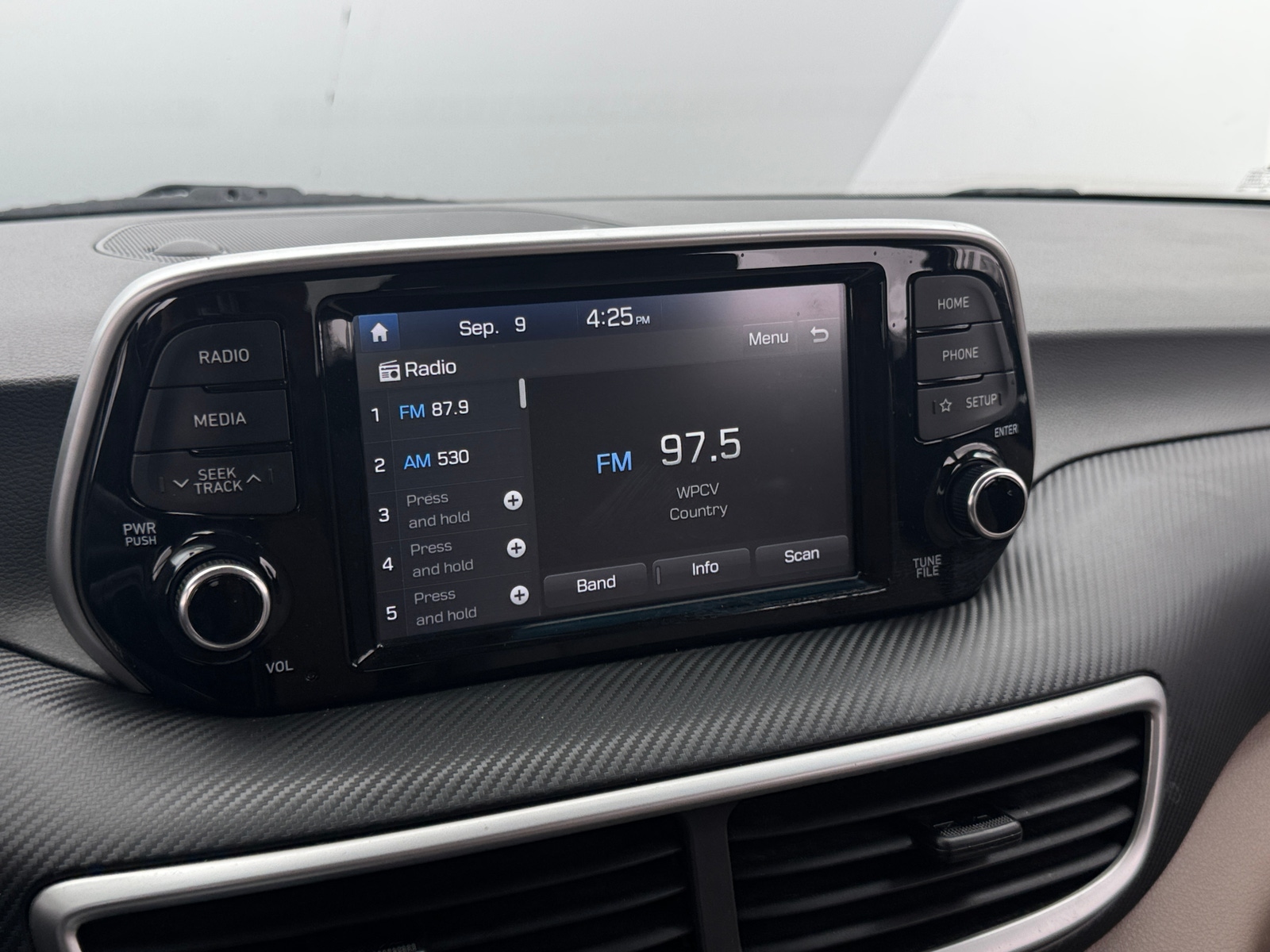Thumbnail: 2021 Hyundai Tucson - 4