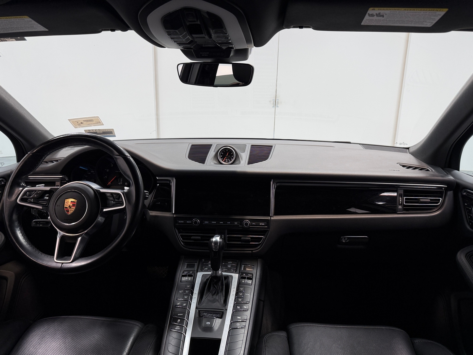 Thumbnail: 2020 Porsche Macan - 2