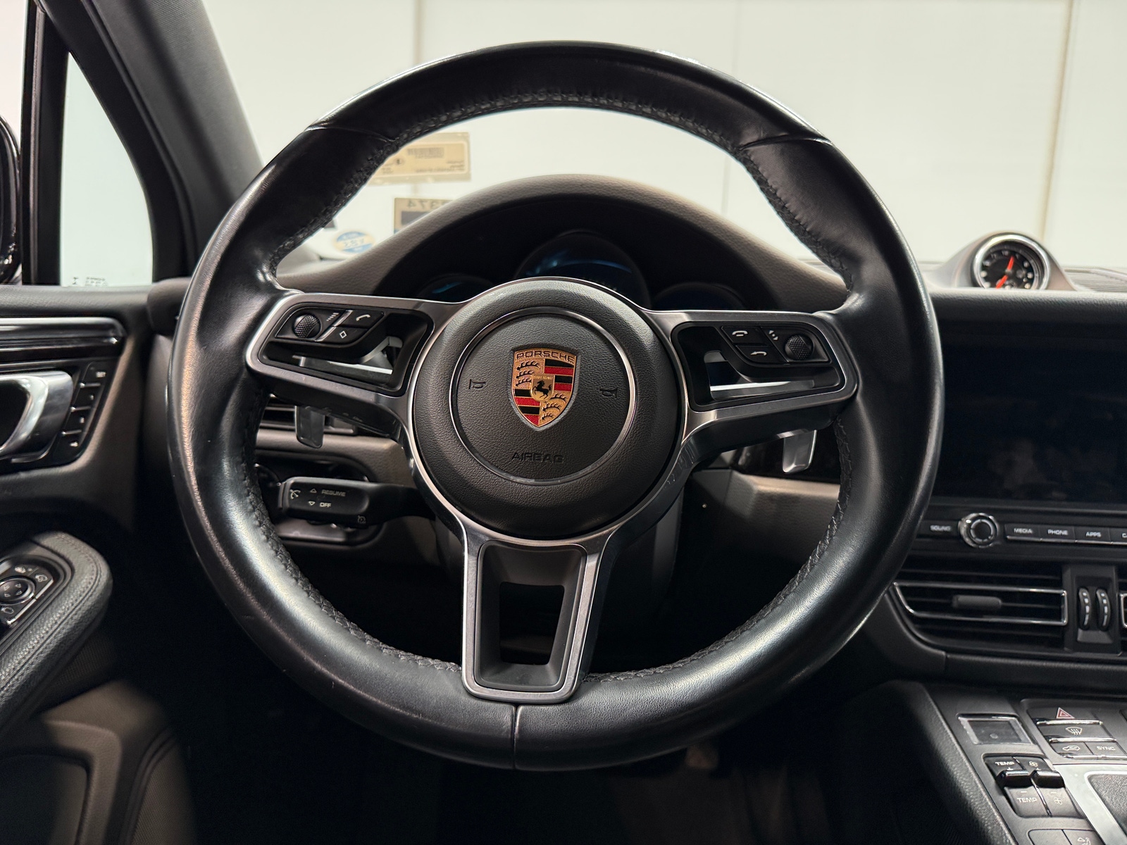 Thumbnail: 2020 Porsche Macan - 4