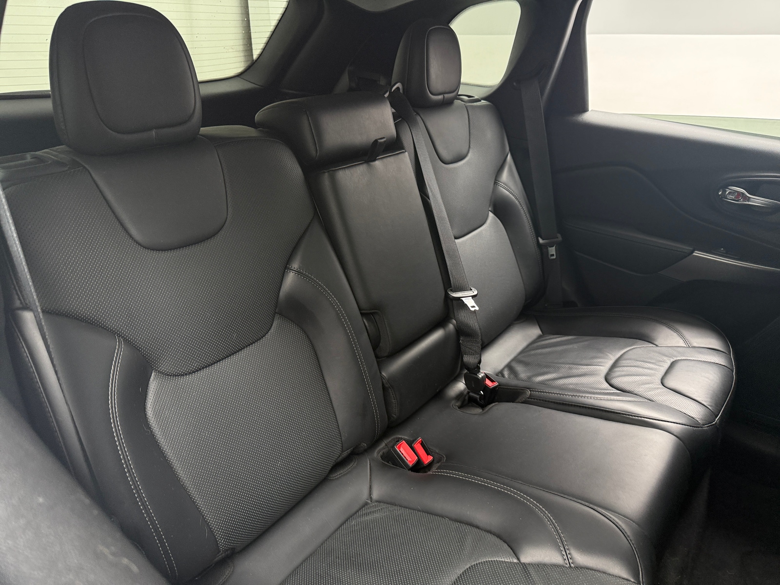 Thumbnail: 2019 Jeep Cherokee - 5