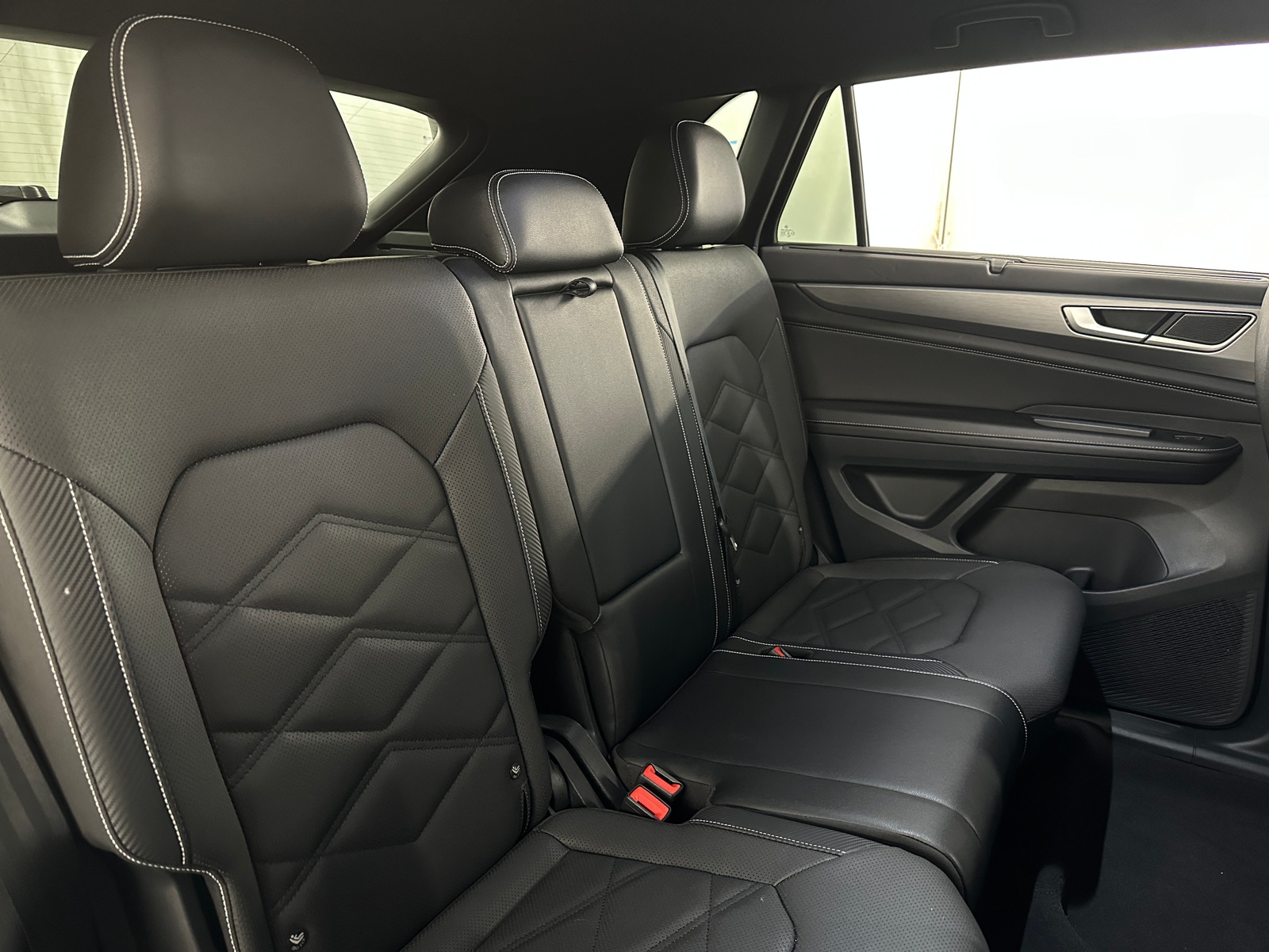 Thumbnail: 2025 Volkswagen Atlas - 6