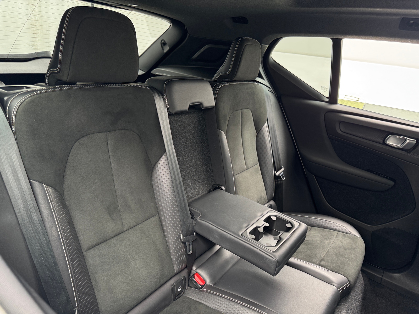 Thumbnail: 2021 Volvo XC40 - 5
