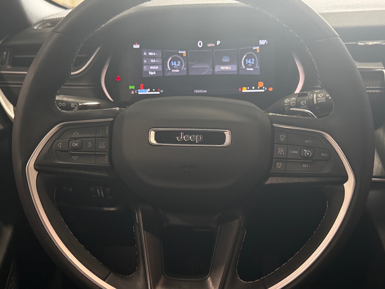 Thumbnail: 2023 Jeep Grand Cherokee L - 4