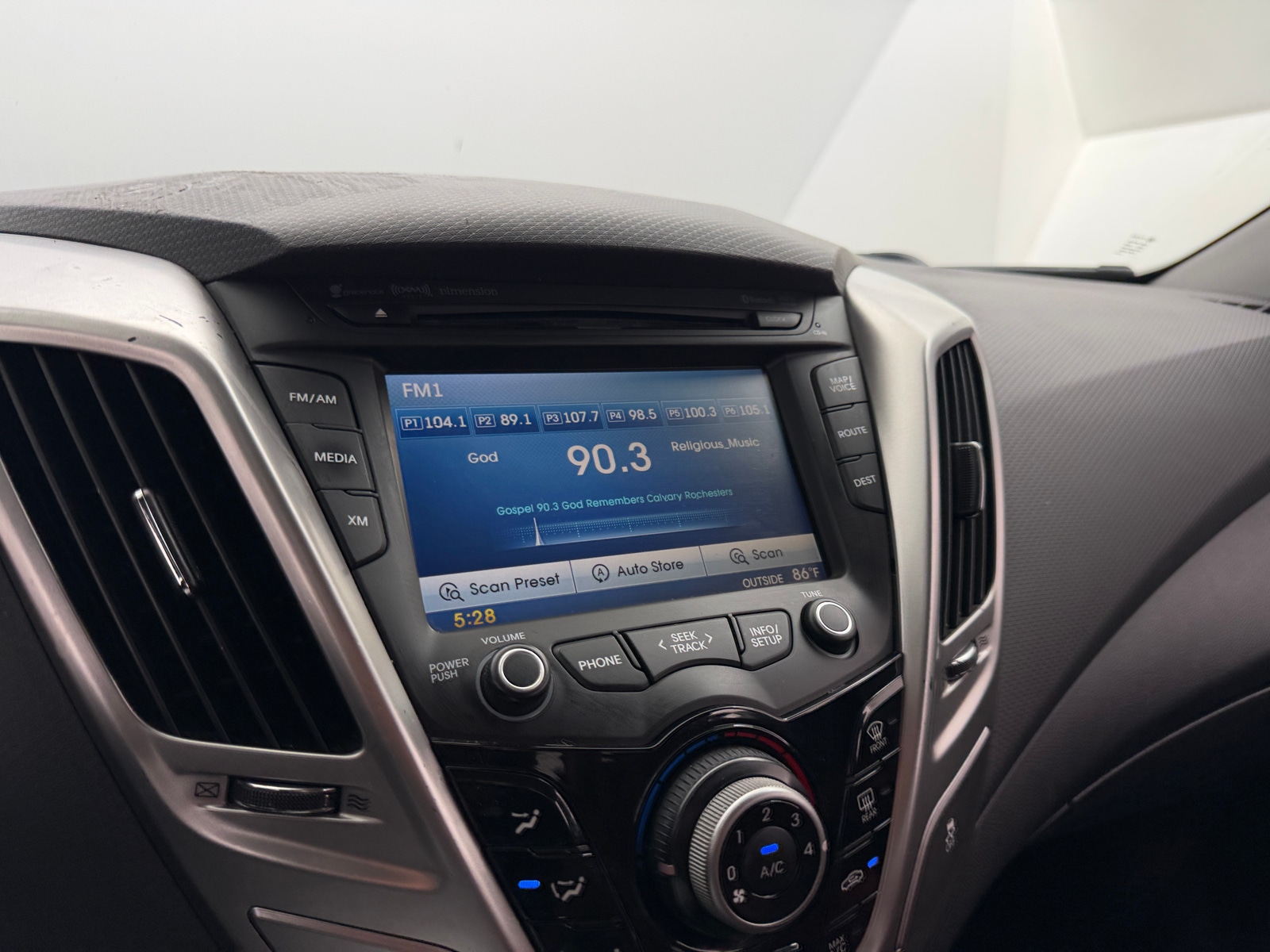 Thumbnail: 2014 Hyundai Veloster - 3