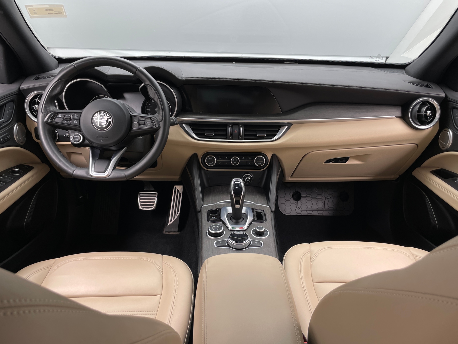 Thumbnail: 2023 Alfa Romeo Stelvio - 2