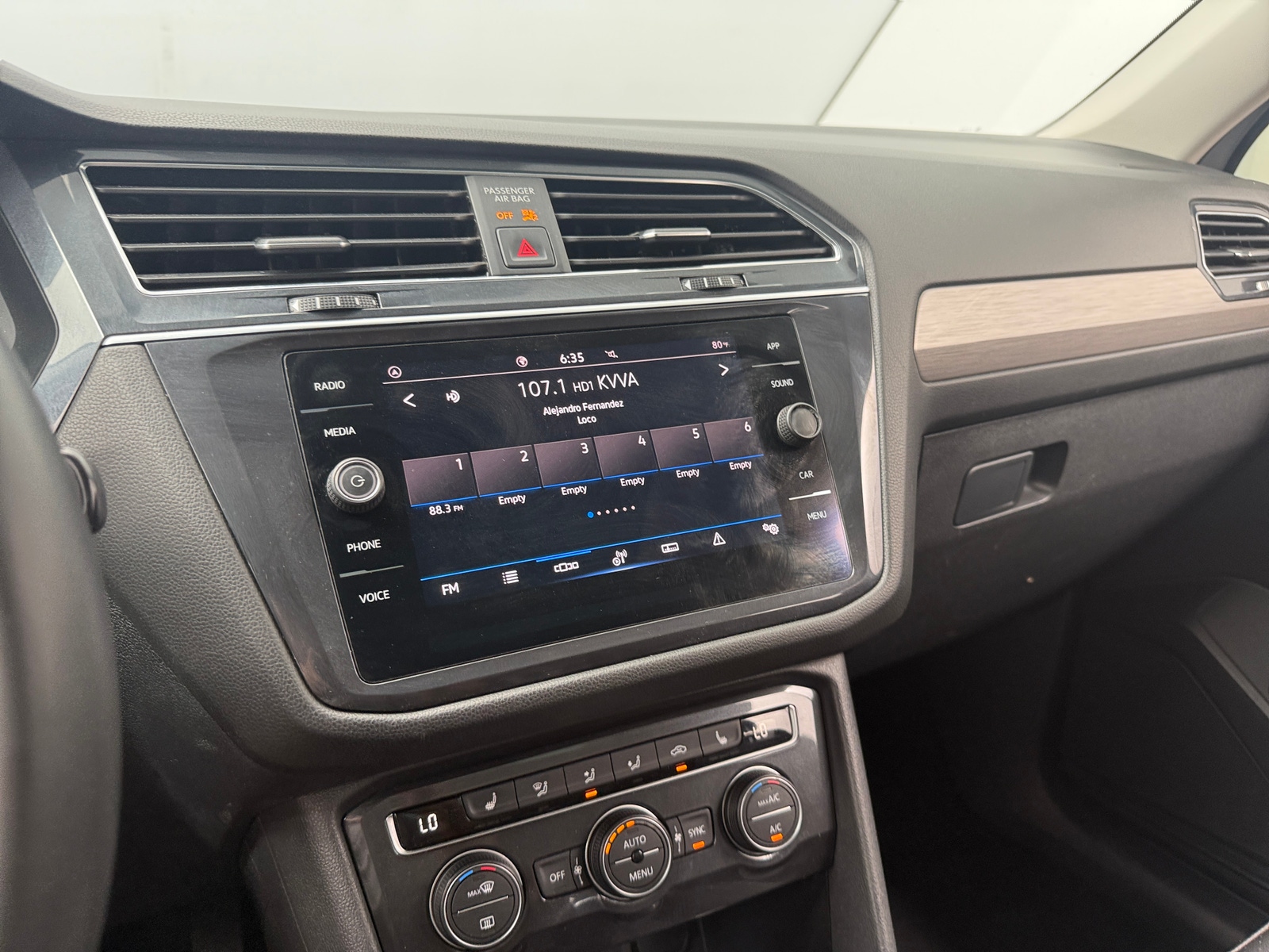 Thumbnail: 2021 Volkswagen Tiguan - 3