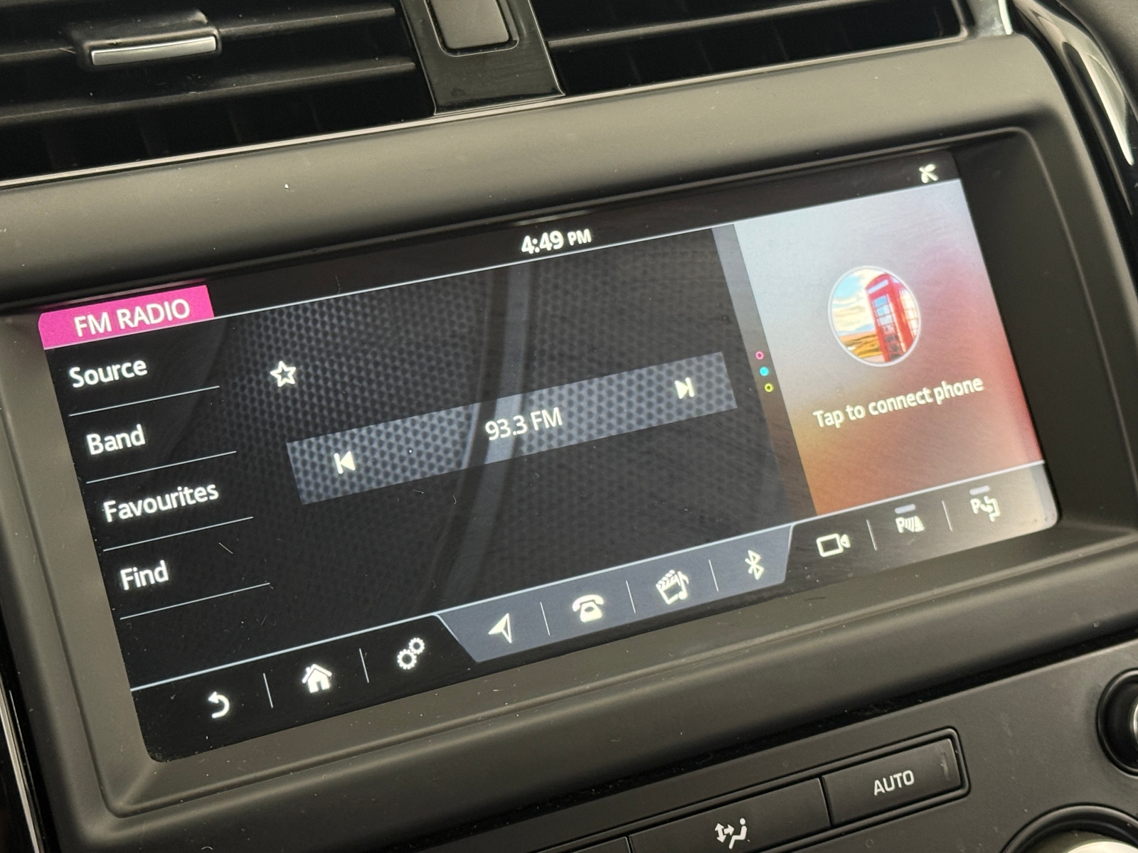 Thumbnail: 2020 Land Rover Discovery - 3