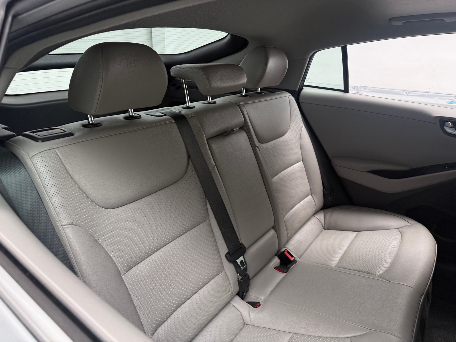 Thumbnail: 2017 Hyundai Ioniq - 5