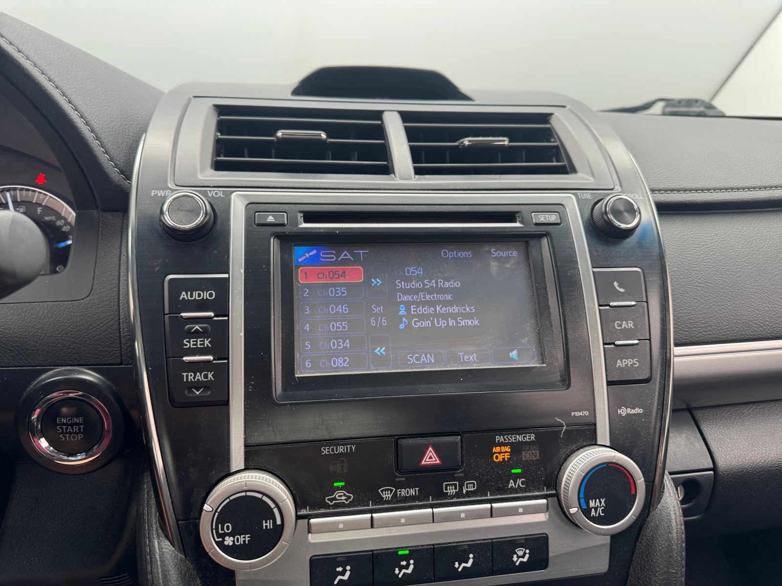 Thumbnail: 2013 Toyota Camry - 4