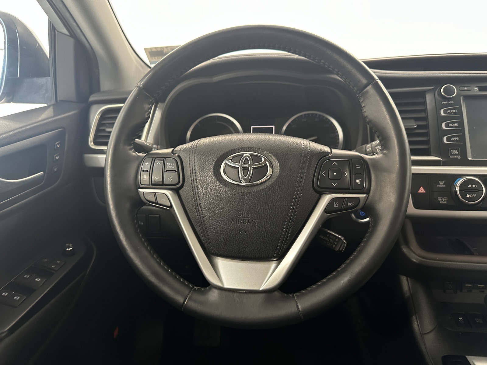 Thumbnail: 2019 Toyota Highlander - 4