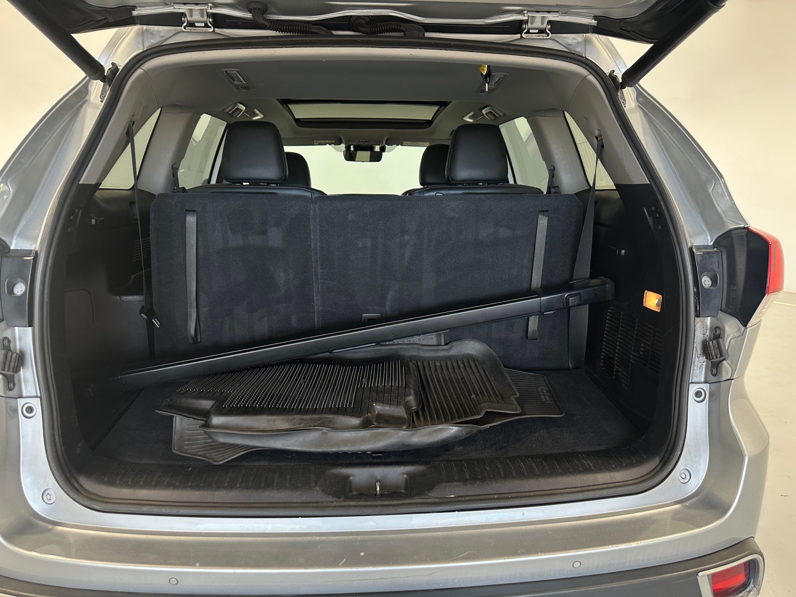 Thumbnail: 2019 Toyota Highlander - 6