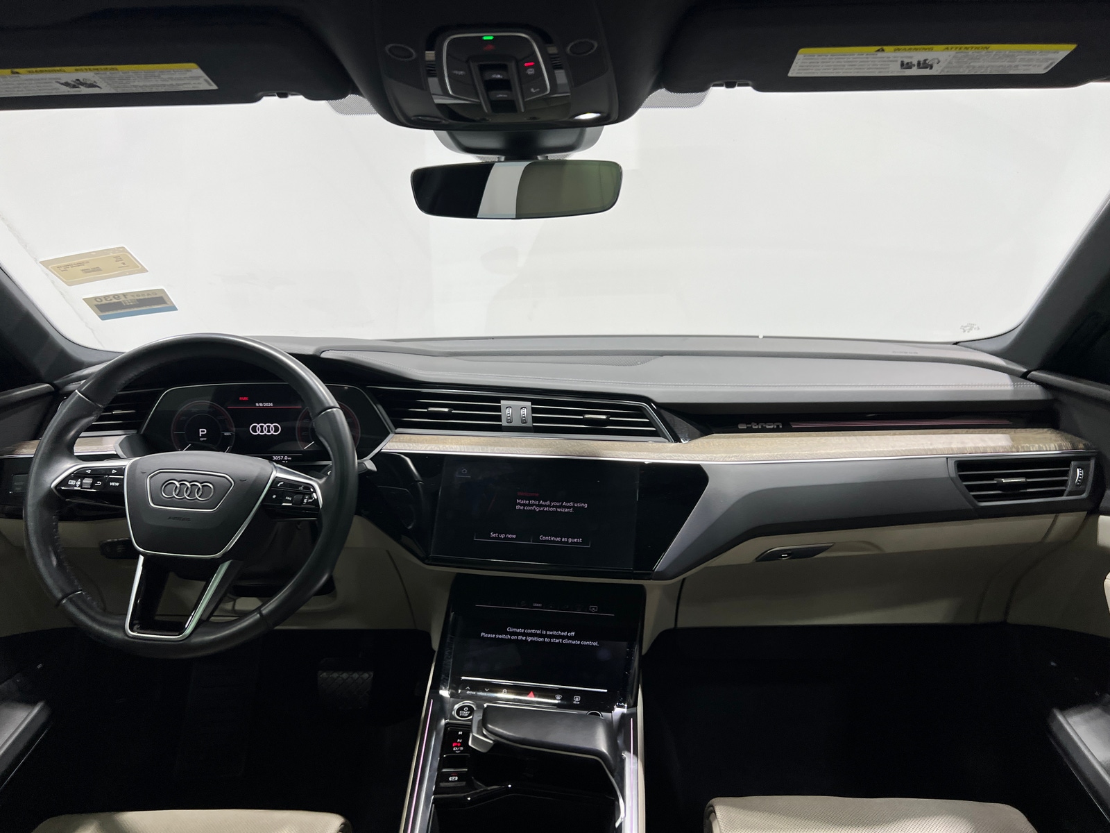 Thumbnail: 2023 Audi e-tron S - 2