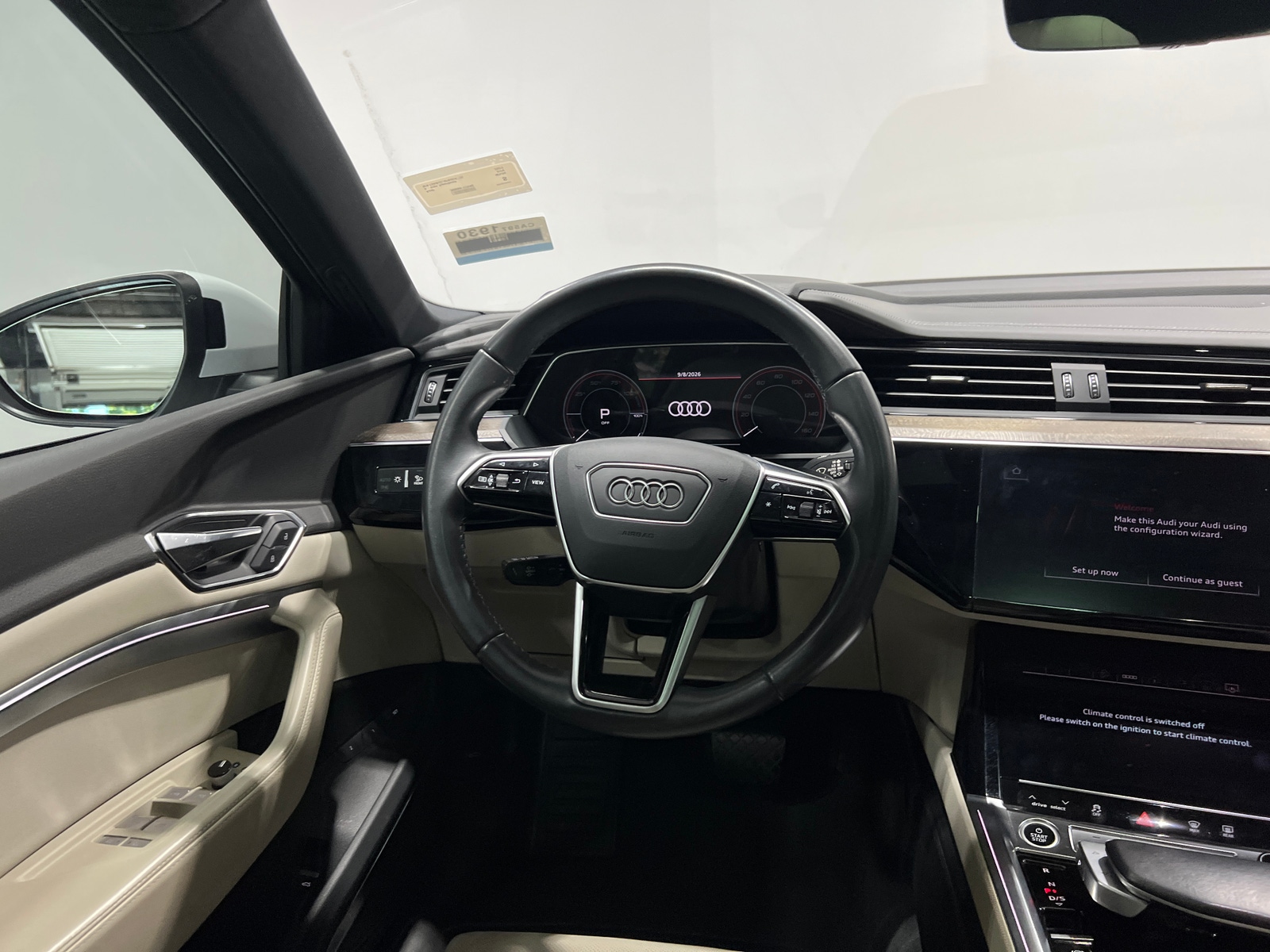 Thumbnail: 2023 Audi e-tron S - 4