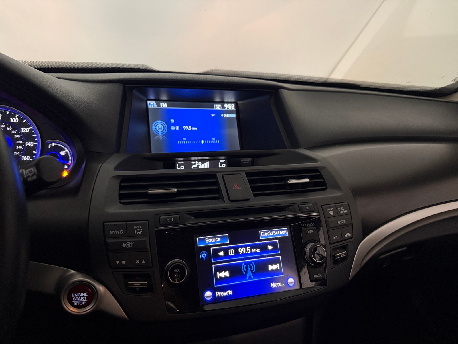 Thumbnail: 2015 Honda Crosstour - 3