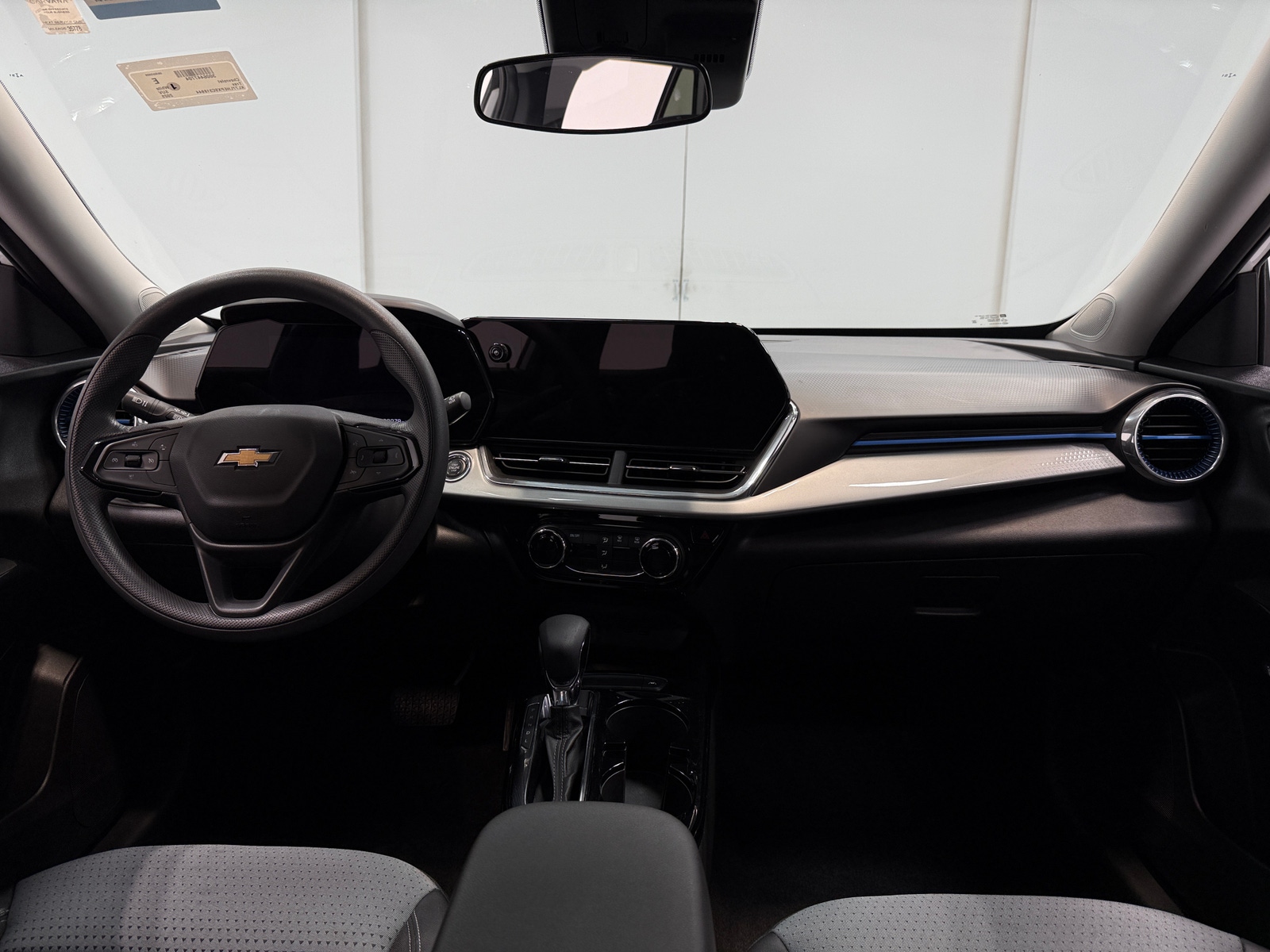 Thumbnail: 2025 Chevrolet Trax - 2