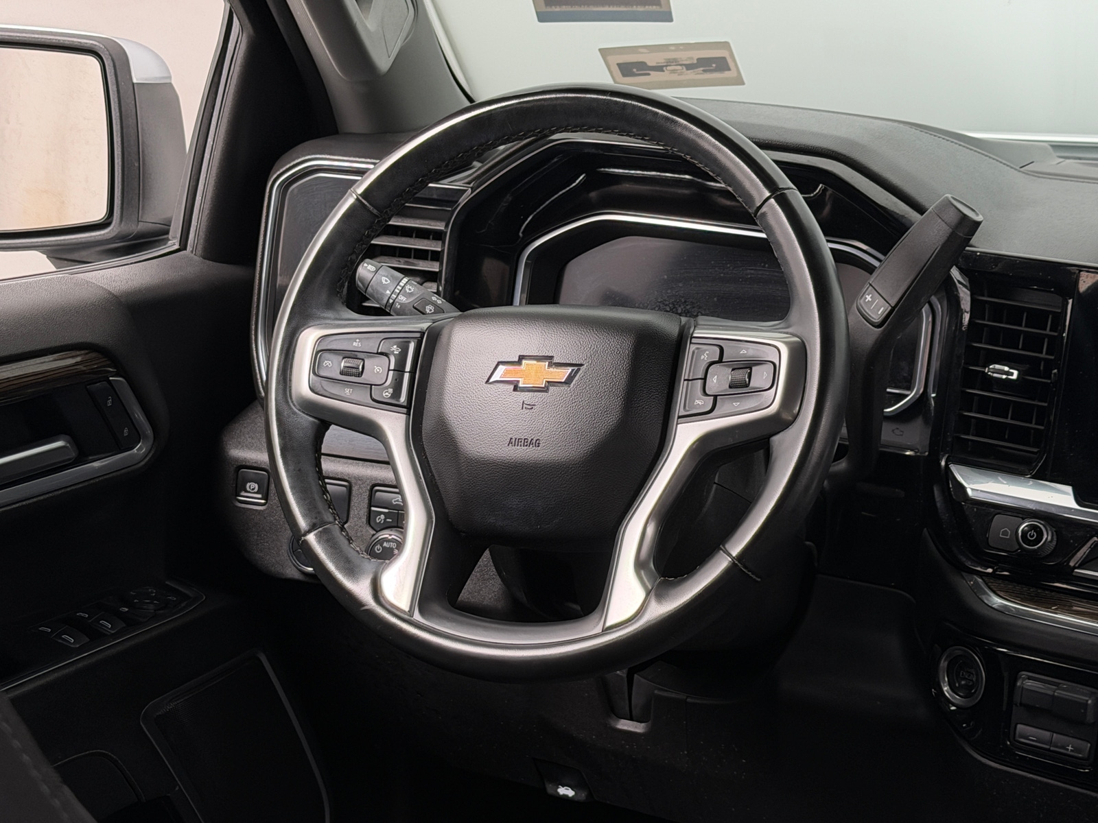 Thumbnail: 2025 Chevrolet Silverado 1500 - 5