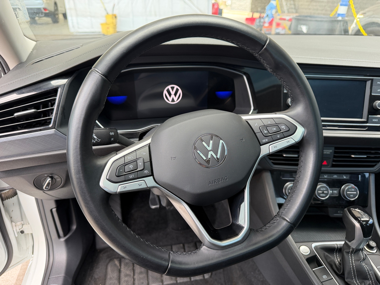 Thumbnail: 2023 Volkswagen Jetta - 4