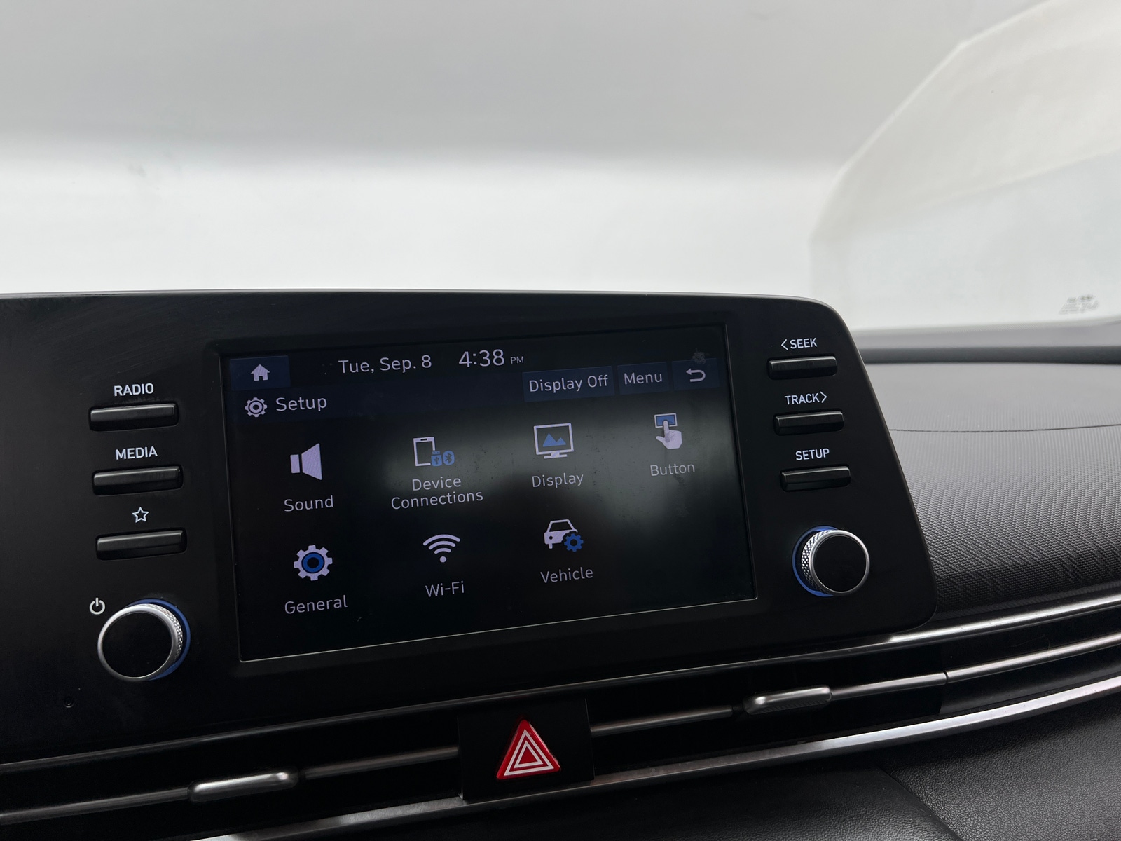 Thumbnail: 2022 Hyundai Elantra - 4