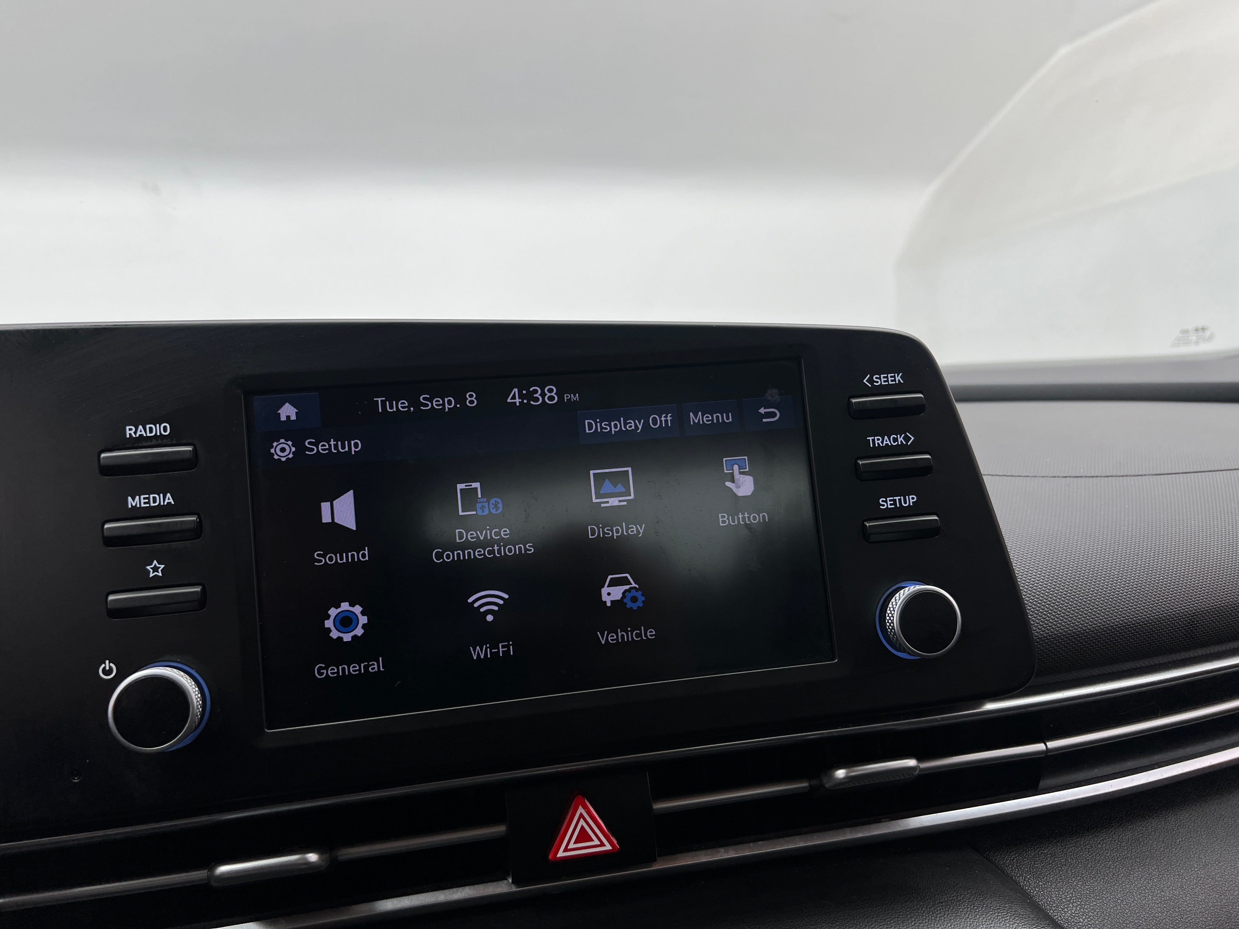2022 Hyundai Elantra SE - Photo 12