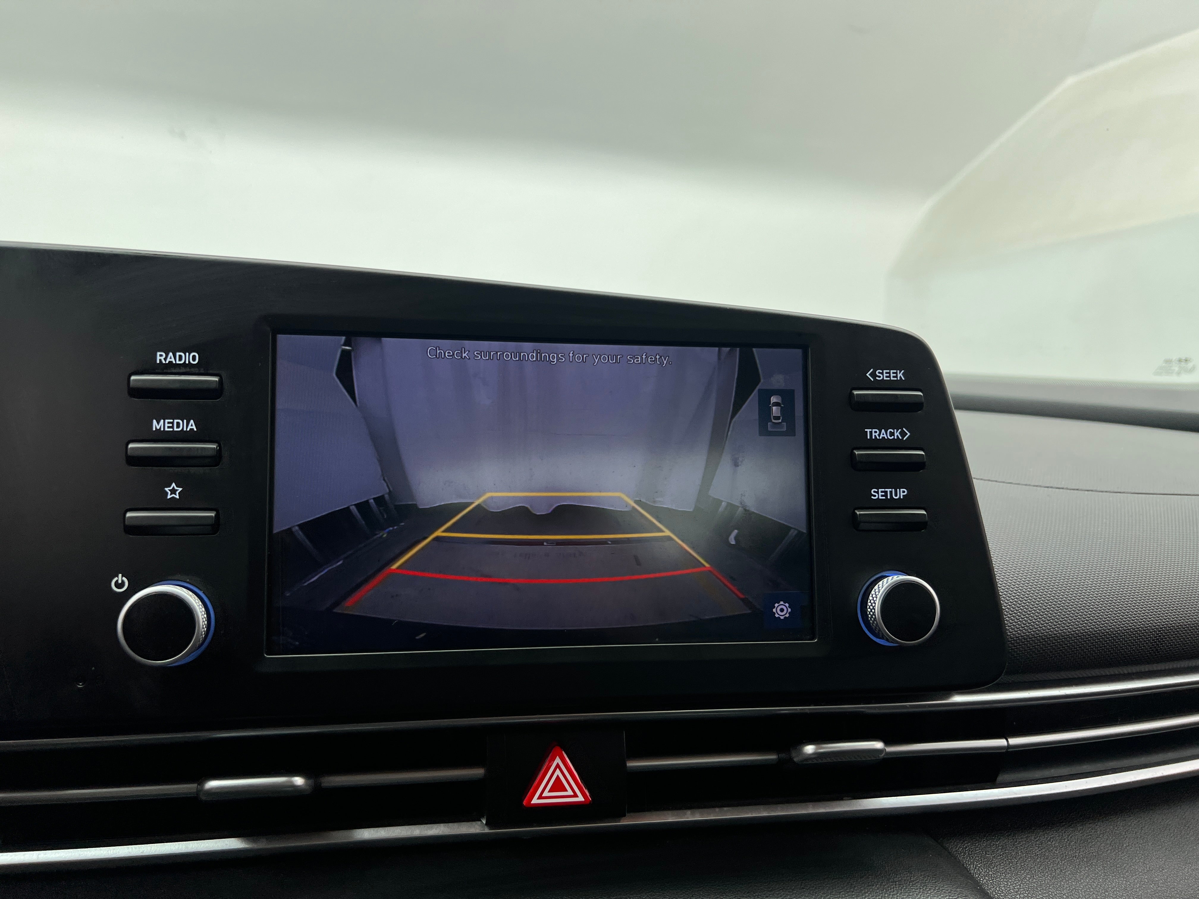 2022 Hyundai Elantra SE - Photo 13