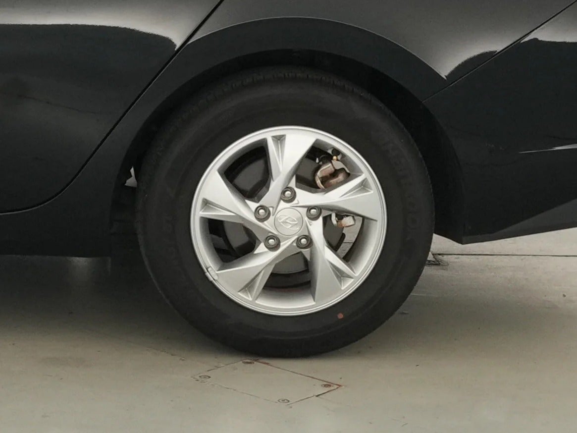2022 Hyundai Elantra SE - Photo 16