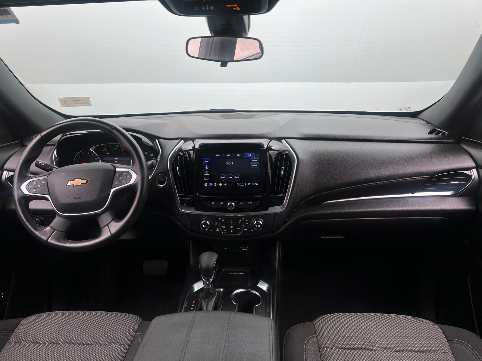 Thumbnail: 2022 Chevrolet Traverse - 3