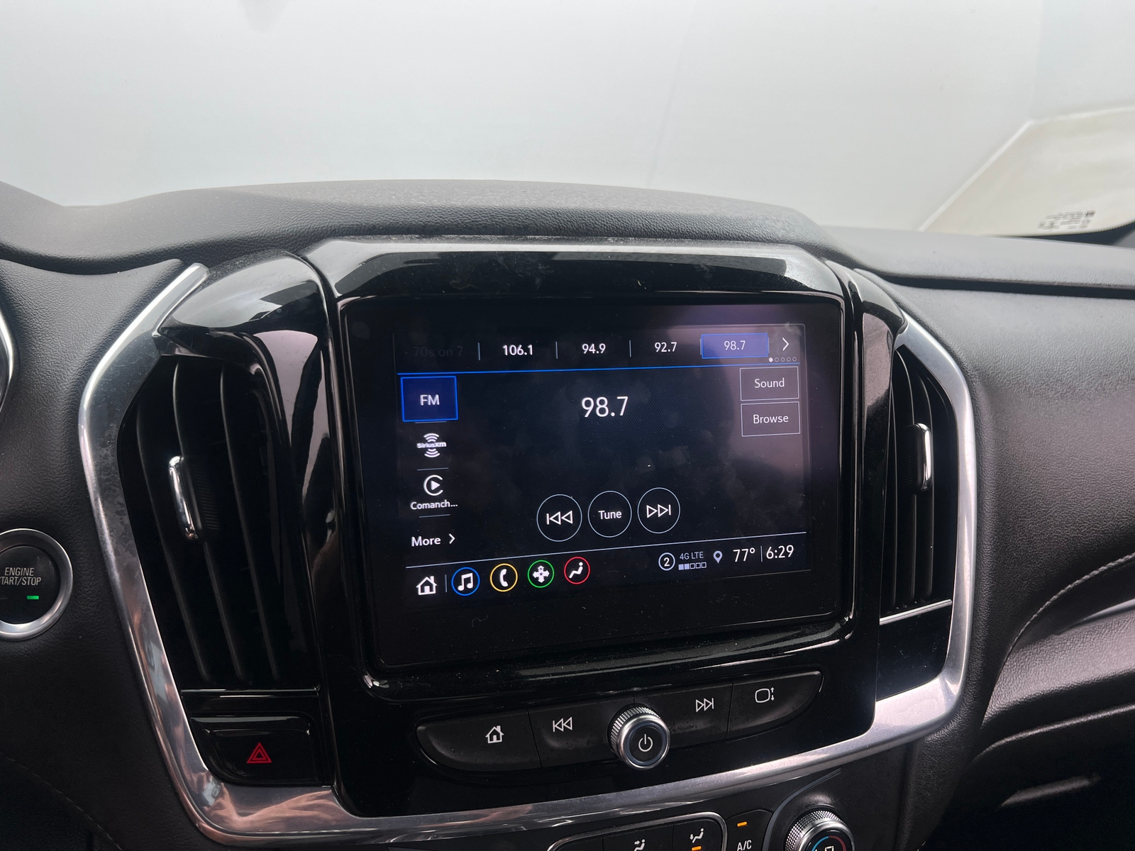Thumbnail: 2022 Chevrolet Traverse - 4