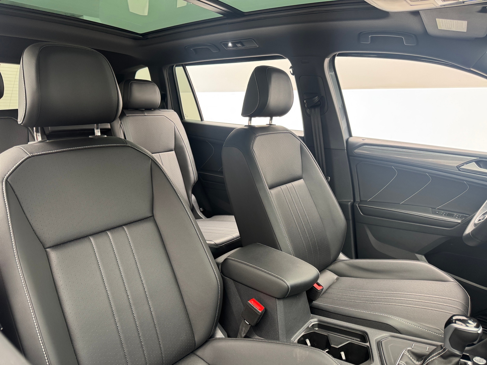 Thumbnail: 2024 Volkswagen Tiguan - 2