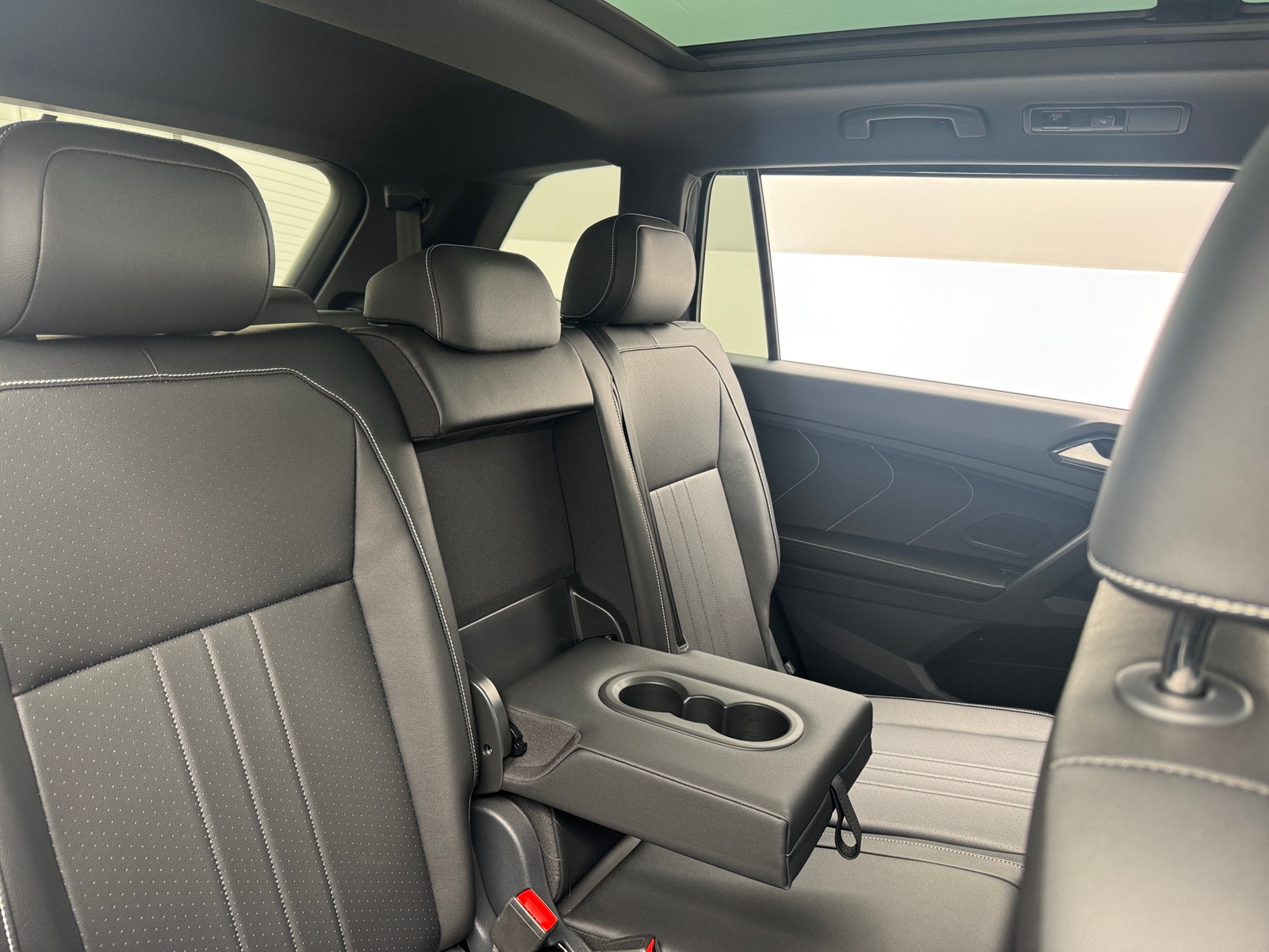Thumbnail: 2024 Volkswagen Tiguan - 6